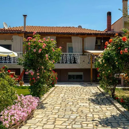 شقة Tsekis House