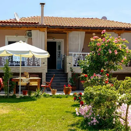 Tsekis House يميناريا