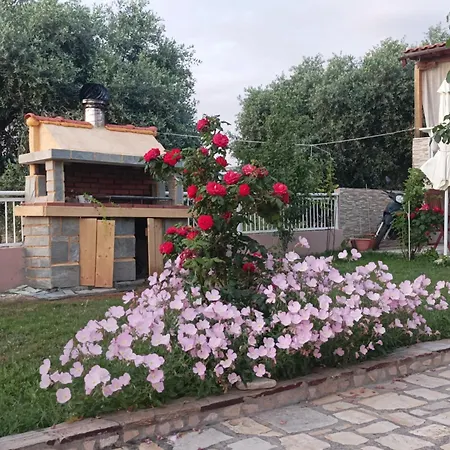 شقة Tsekis House