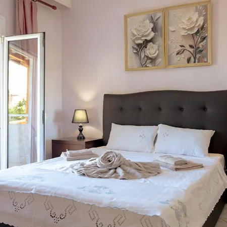Tsekis House *
