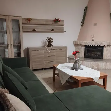 شقة Tsekis House