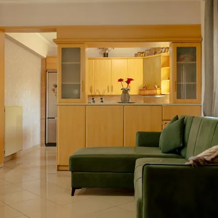 Tsekis House *